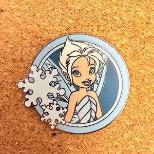 Authentic Disney Pixie Hollow Fairy Periwinkle Pin